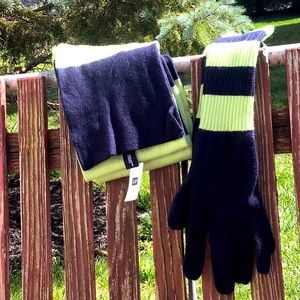 NEW GAP 🎁 long mittens & scarf 🧤🧣 set